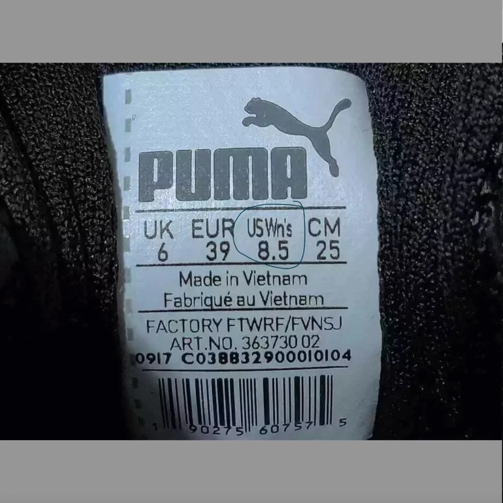 Puma Womens Vikky  Size 8.5 Black Velvet Lace Up Platform